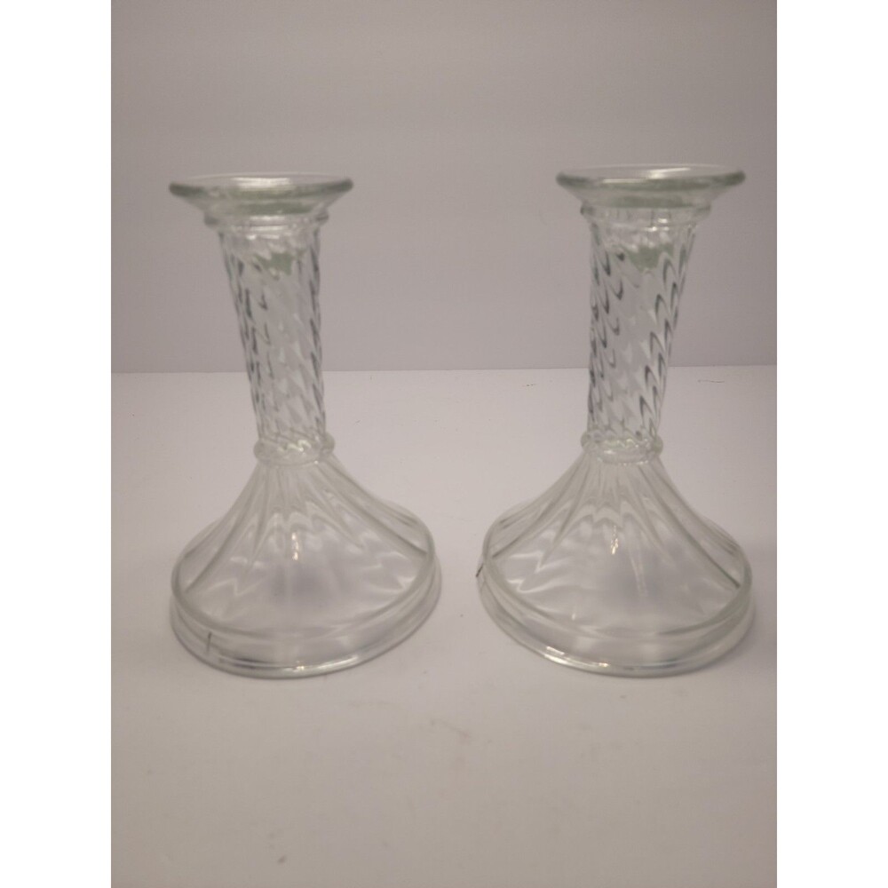 Pair Glass Candlestick Candle Holders Elegant Swirl Pattern Wedding Banquet